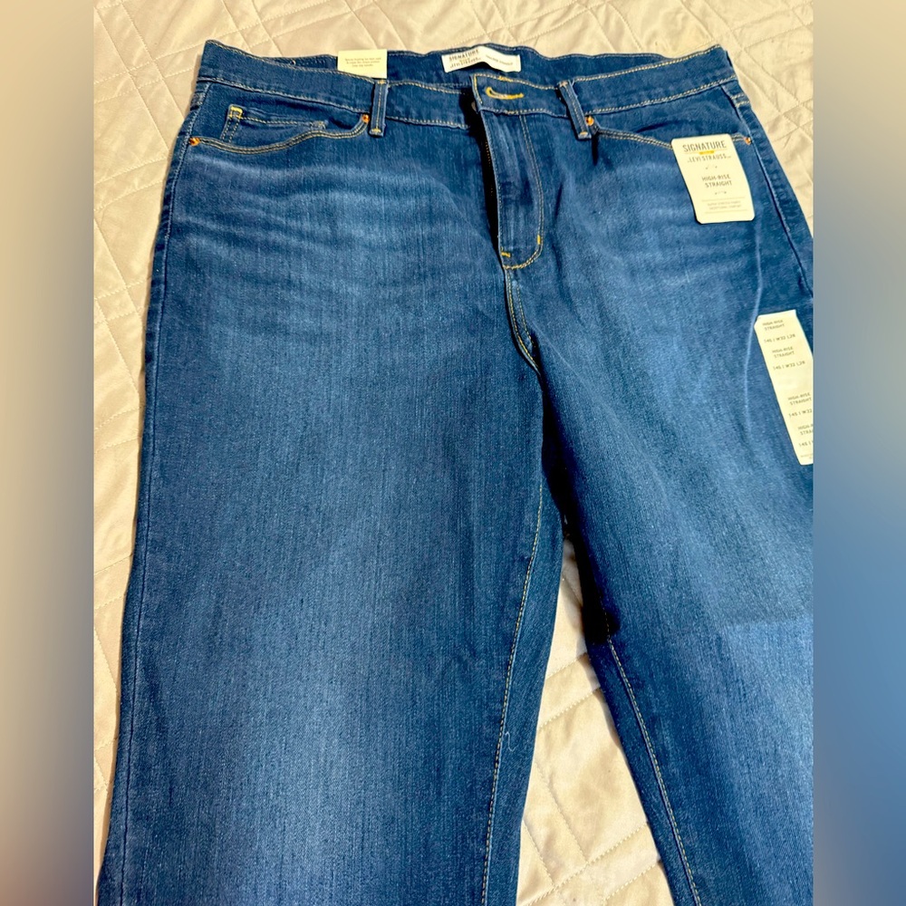Signature Levi’s Strauss Gold Jeans 14 Short